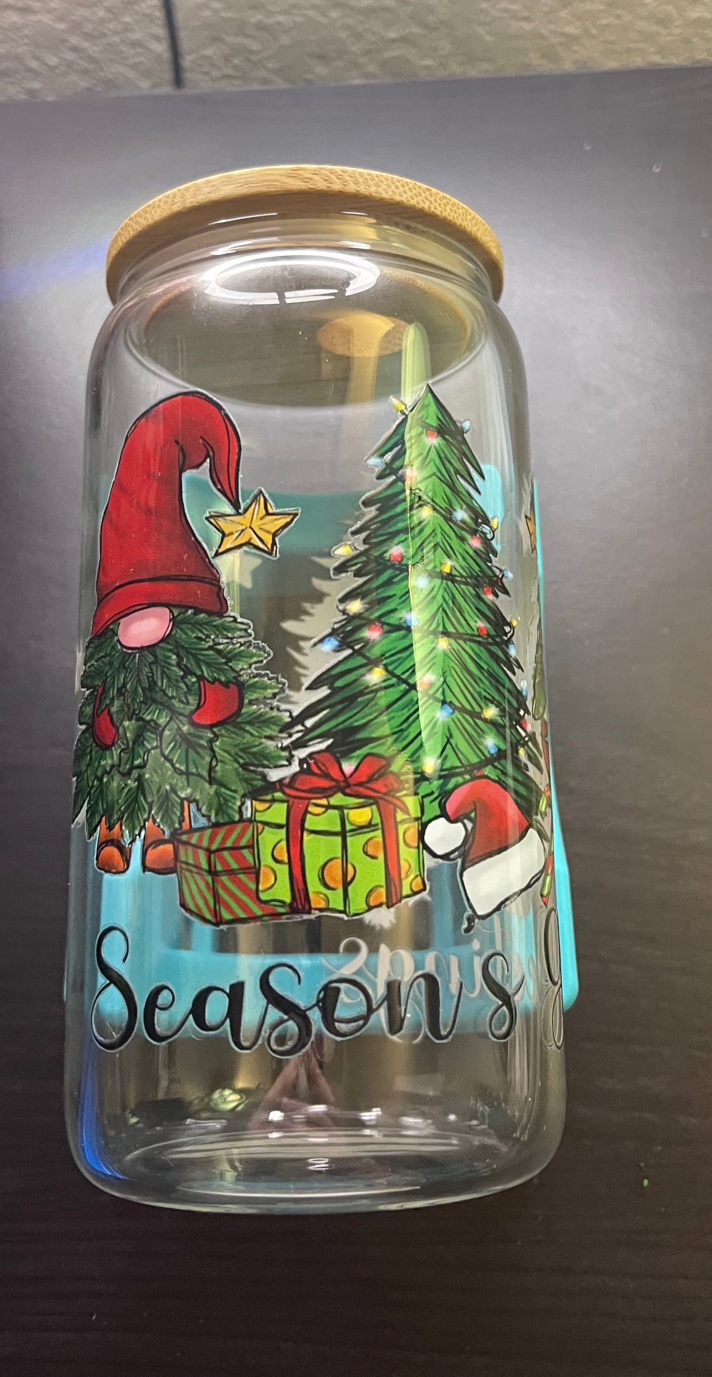 Season’s Greetings Gnomes (Glass)